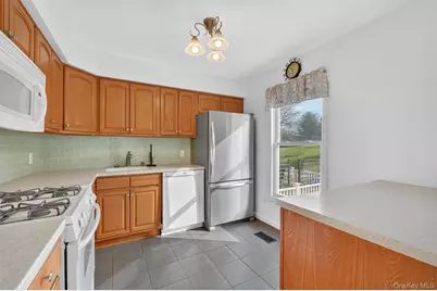 15 Helen Court, Beacon, NY 12508 - Photo 8