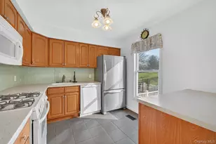 15 Helen Ct, Beacon, NY 12508 - Photo 8