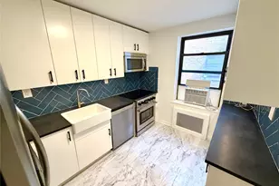 445 W 240th St, Bronx, NY 10463 - Photo 4