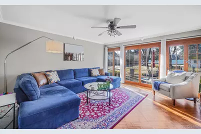 34 W Lakeland Street, Bay Shore, NY 11706 - Photo 16