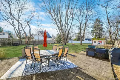 34 W Lakeland Street, Bay Shore, NY 11706 - Photo 4