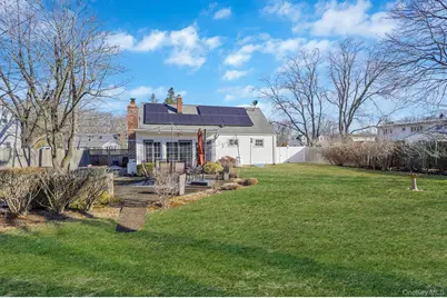 34 W Lakeland Street, Bay Shore, NY 11706 - Photo 6