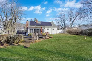 34 W Lakeland St, Bay Shore, NY 11706 - Photo 6