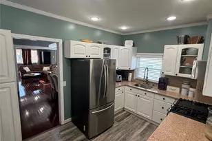 43 Dewitt St, Valley Stream, NY 11580 - Photo 12