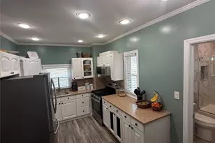 43 Dewitt St, Valley Stream, NY 11580 - Photo 14