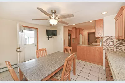 120 E Zoranne Drive, Farmingdale, NY 11735 - Photo 16