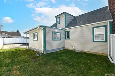 120 E Zoranne Drive, Farmingdale, NY 11735 - Photo 28