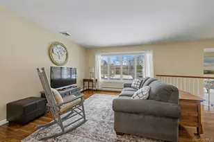 31 Marshmallow Dr, Commack, NY 11725 - Photo 10