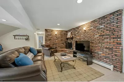 31 Marshmallow Drive, Commack, NY 11725 - Photo 30