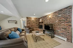 31 Marshmallow Dr, Commack, NY 11725 - Photo 30