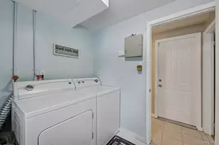 31 Marshmallow Dr, Commack, NY 11725 - Photo 34