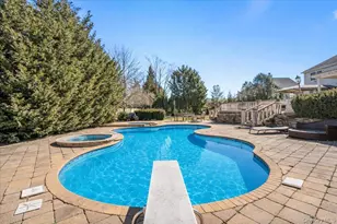 22 Turnberry Ct, Dix Hills, NY 11746 - Photo 18