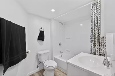 47 Weeks Road, North Babylon, NY 11703 - Photo 28