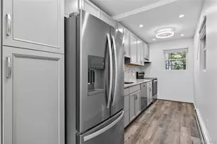 47 Weeks Rd, North Babylon, NY 11703 - Photo 18