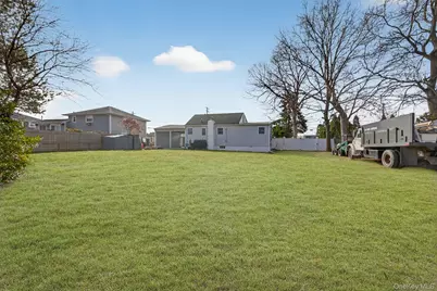 47 Weeks Road, North Babylon, NY 11703 - Photo 36