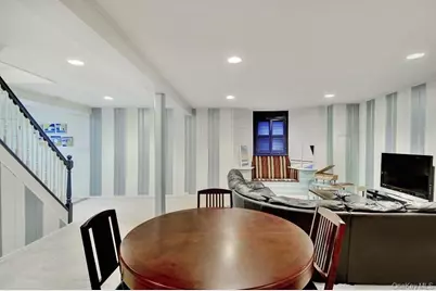 15 Hilltop Drive, Manhasset, NY 11030 - Photo 18