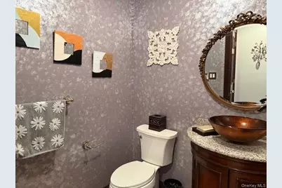 15 Hilltop Drive, Manhasset, NY 11030 - Photo 8