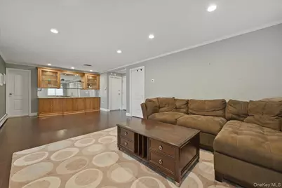 881 Buckley Place, Westbury, NY 11590 - Photo 22