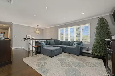 881 Buckley Place, Westbury, NY 11590 - Photo 6