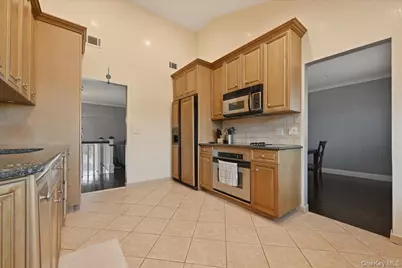 881 Buckley Place, Westbury, NY 11590 - Photo 12