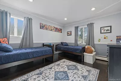 881 Buckley Place, Westbury, NY 11590 - Photo 18