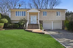 881 Buckley Pl, Westbury, NY 11590 - Photo 2