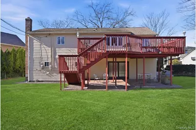 881 Buckley Place, Westbury, NY 11590 - Photo 30