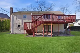 881 Buckley Pl, Westbury, NY 11590 - Photo 30