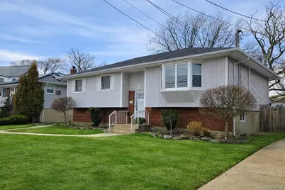 127 Baker Court, Island Park, NY 11558 - Photo 1