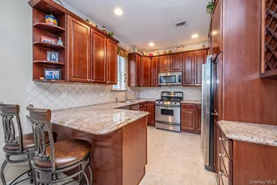 420 Florencia Place, Melville, NY 11747 - Photo 14