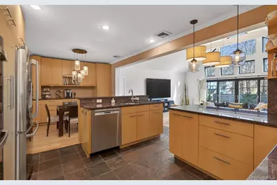 3 N Avalon Road, Great Neck, NY 11021 - Photo 18