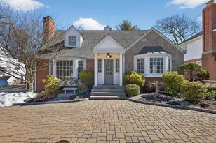 3 N Avalon Rd, Great Neck, NY 11021 - Photo 4