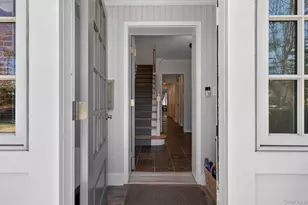 3 N Avalon Rd, Great Neck, NY 11021 - Photo 6