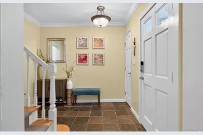 3 N Avalon Road, Great Neck, NY 11021 - Photo 8