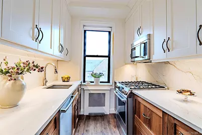 21 Barstow Road #5K, Great Neck, NY 11021 - Photo 14