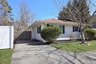 325 Dunton Ave, Patchogue, NY 11772 - Photo 2