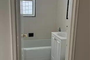 610 Waring Ave, Bronx, NY 10467 - Photo 12