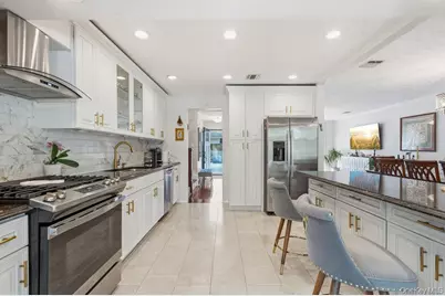 20 Vista Road, Plainview, NY 11803 - Photo 14