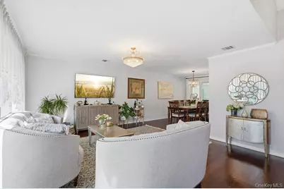 20 Vista Road, Plainview, NY 11803 - Photo 4