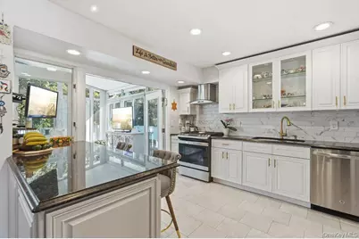 20 Vista Road, Plainview, NY 11803 - Photo 12