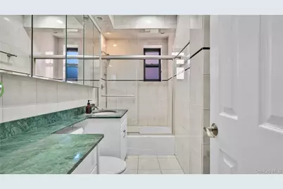 25-18 Union Street #2A, Flushing, NY 11354 - Photo 18