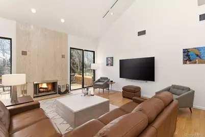 5 Waterford Way, Syosset, NY 11791 - Photo 8