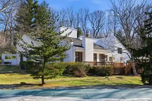 5 Waterford Way, Syosset, NY 11791 - Photo 2