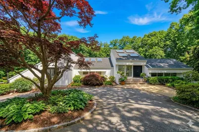 5 Waterford Way, Syosset, NY 11791 - Photo 1