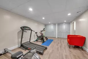 5 Hillvale Rd, Syosset, NY 11791 - Photo 18