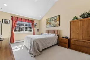 9 Village Dr, Medford, NY 11763 - Photo 16