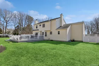 9 Village Drive, Medford, NY 11763 - Photo 32