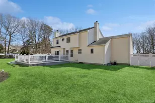 9 Village Dr, Medford, NY 11763 - Photo 32