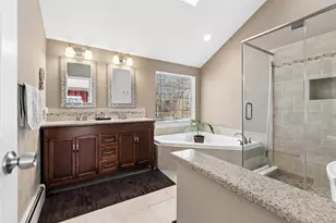 9 Village Dr, Medford, NY 11763 - Photo 18