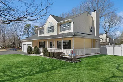 9 Village Drive, Medford, NY 11763 - Photo 2